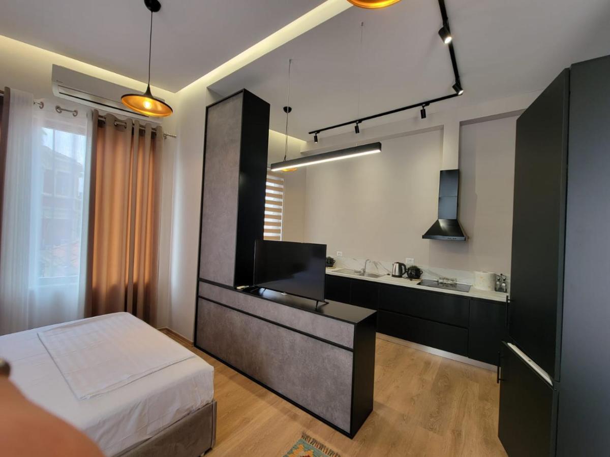 Berhami Studio Apartment Tirana Exterior foto